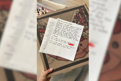 পিৎজা বক্সের সাথে পাঠালেন সিভি, তারপর কী ঘটলো?