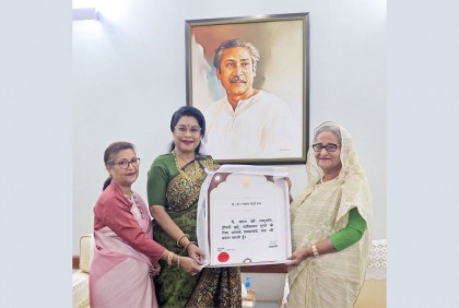 প্রধানমন্ত্রীর সঙ্গে ‘পদ্মশ্রী’ পাওয়া রেজওয়ানা চৌধুরী বন্যার সাক্ষাৎ

