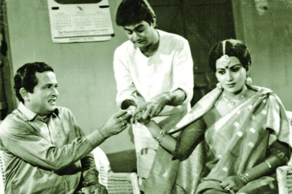 ৩ লাখ টাকার ‘সৎ ভাই’