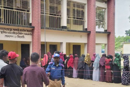 বেলা বাড়ার সঙ্গে সিলেটে বাড়ছে ভোটারও

