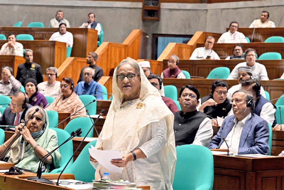 যতক্ষণ দেশবাসী পাশে আছে, কাউকে পরোয়া করি না : সংসদে প্রধানমন্ত্রী

