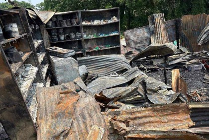 ব্রাহ্মণবাড়িয়ায় আগুনে ১৫ দোকান পুড়ে ছাই