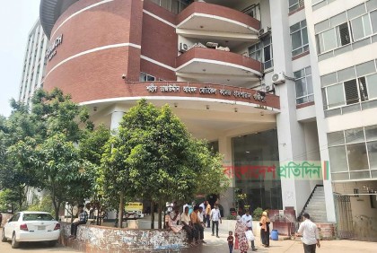 হাসপাতালের লিফটে ৪৫ মিনিট আটকা, বাঁচানো গেল না রোগীকে