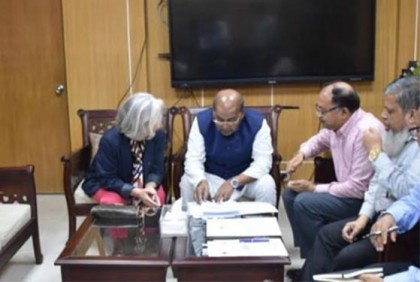 বজ্রপাতে প্রাণহানি কমাতে আধুনিক প্রযুক্তি ব্যবহার করছে সরকার: ত্রাণ প্রতিমন্ত্রী 