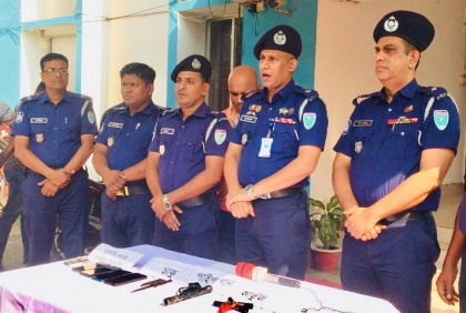 বিশ্বনাথে অস্ত্রসহ দুই ডাকাত গ্রেফতার
