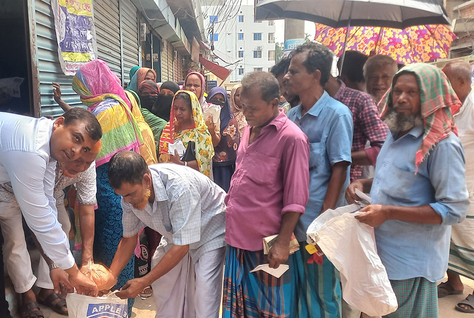 ব্রাহ্মণবাড়িয়ায় টিসিবির পণ্য বিক্রি শুরু