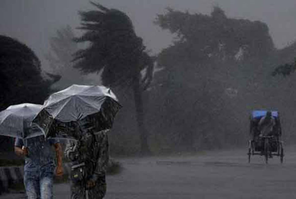 দেশের আট অঞ্চলে রাত ১টার মধ্যে ৮০ কি.মি. বেগে ঝড়ের আভাস

