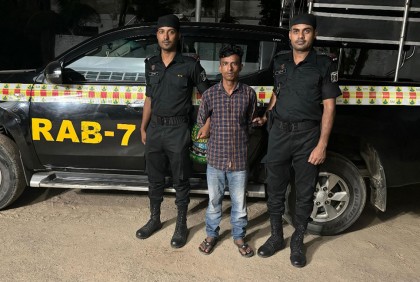 হত্যা মামলার পলাতক আসামি গ্রেফতার