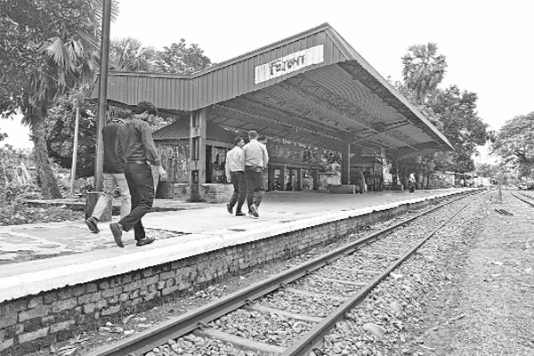 বন্ধ ১৫ রেলস্টেশন