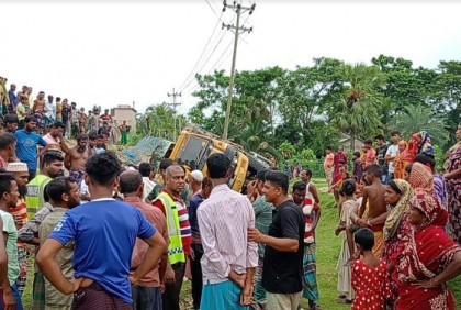 সাতক্ষীরার তালায় ট্রাক উল্টে ২ শ্রমিক নিহত, আহত ১১