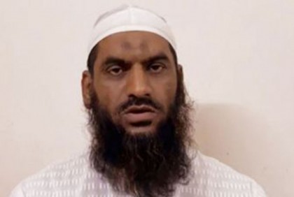 ডিবি কার্যালয়ে মামুনুল হক 

