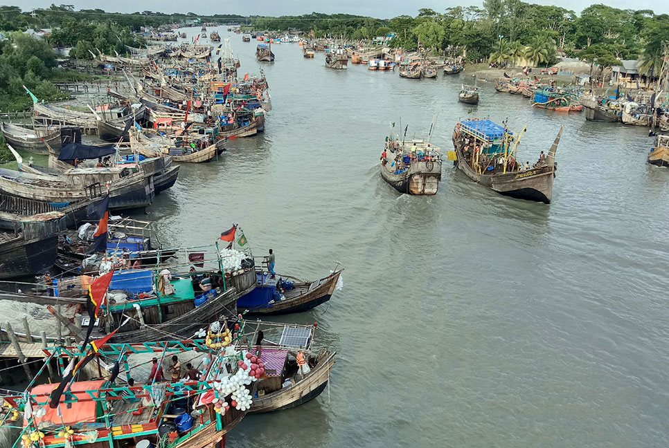 সরকারি খাদ্য সহায়তা বাড়ানোর দাবি জেলেদের