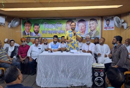 মানুষ আজ শান্তিতে নেই: সালাম