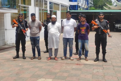কক্সবাজারে ৭ লাখ ইয়াবাসহ ৪ মাদক কারবারি আটক