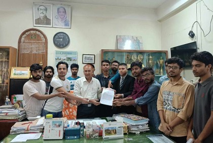 ৬ দফা দাবিতে ইবি ছাত্রলীগের স্মারকলিপি

