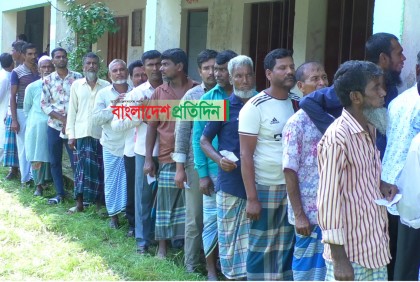 লক্ষ্মীপুরের রায়পুর ও রামগঞ্জে পুরুষ ভোটারের উপস্থিতি বেশি 


