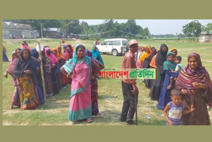 ঝিনাইদহের দুই উপজেলায় সকাল থেকে ভোটার উপস্থিতি কম


