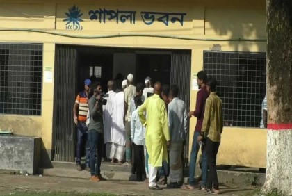 ভোলায় ভোটার উপস্থিতি কম