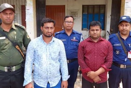রংপুরে জাল ভোট দেওয়ায় দুই যুবক আটক 