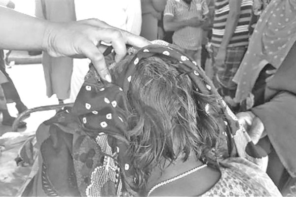 চুল কেটে নির্যাতন গৃহবধূকে