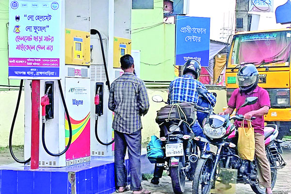 সড়ক দুর্ঘটনা রোধে ‘নো হেলমেট নো ফুয়েল’ কার্যক্রম চালু