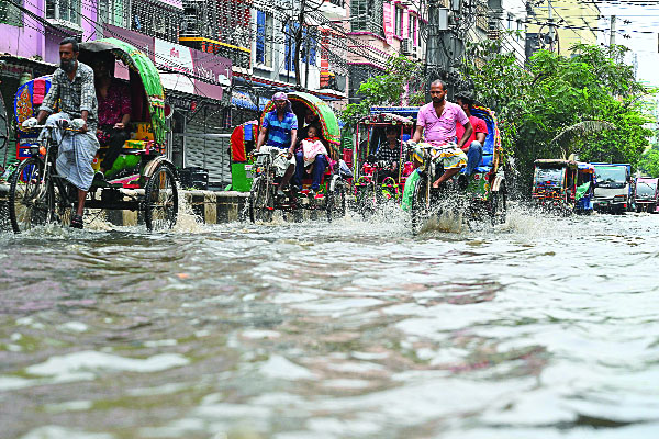 জলাবদ্ধতায় ভোগান্তি
