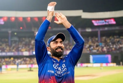 ক্রিকেটকে বিদায় জানাচ্ছেন কার্তিক?