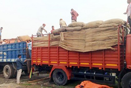 হিলি স্থলবন্দর দিয়ে কাঁচা মরিচ আমদানি শুরু 