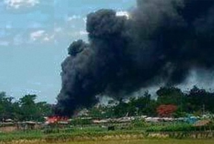 রোহিঙ্গা ক্যাম্পে আগুন, খোলা আকাশের নিচে ৪ হাজার রোহিঙ্গা 