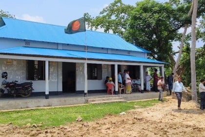 কালিয়াকৈরে নিয়োগ পরীক্ষা স্থগিত, অংশগ্রহণকারীদের ভোগান্তি 


