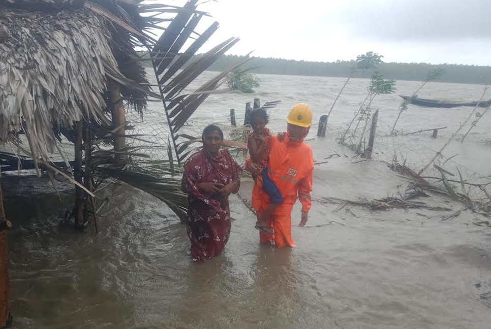 ঘূর্ণিঝড় রেমাল: সোমবার দুর্গত এলাকার সব শিক্ষাপ্রতিষ্ঠান বন্ধ