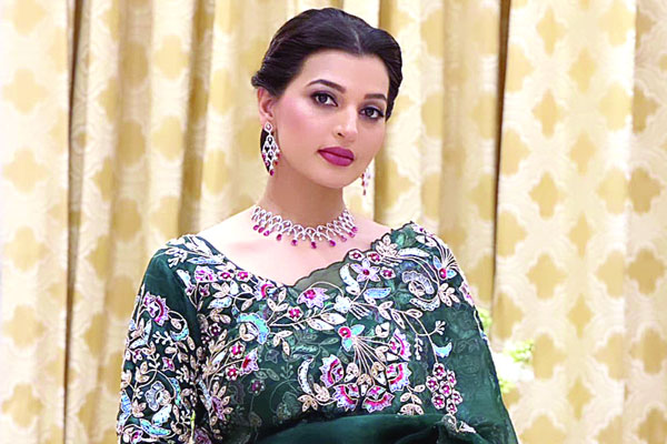 শিল্পী সমিতি নিয়ে বর্ষা
