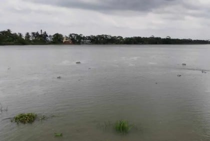 উৎকণ্ঠায় পিরোজপুরের নদীপাড়ের মানুষ

