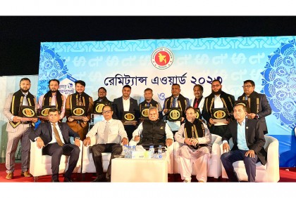 বৈধ পথে রেমিট্যান্স প্রেরণকারীদের সম্মানিত করেন দুবাই কনস্যুলেট