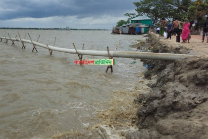 মহাবিপৎসংকেতেও সাইক্লোন শেল্টারে যেতে চাইছে না মানুষ

