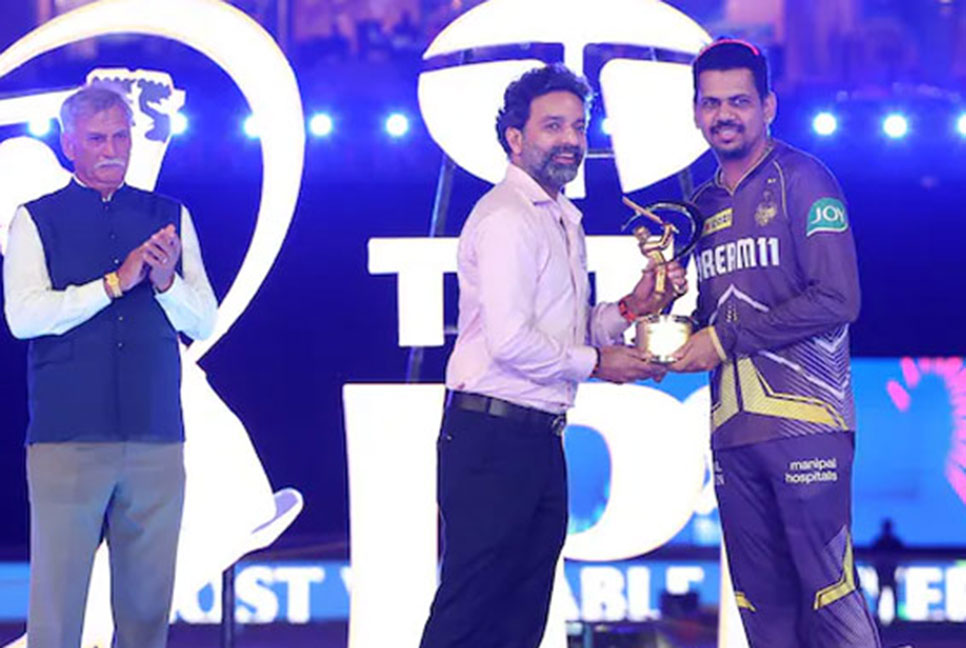 আইপিএলে ইতিহাস গড়লেন নারিন, যে কীর্তি আর কারও নেই