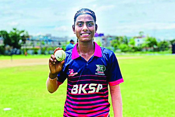 মারুফার হ্যাটট্রিক