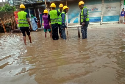 জলাবদ্ধতা নিরসনে ডিএনসিসির ৫৩০০ পরিচ্ছন্নতাকর্মী ও ১০ টিম

