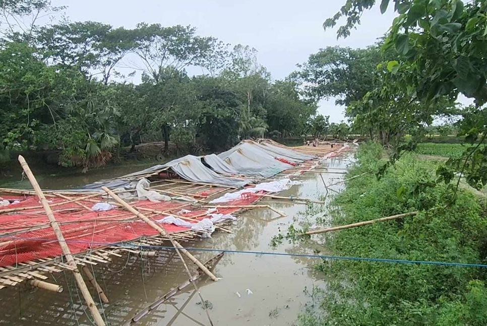 রিমালের তাণ্ডবে ১৪ ঘণ্টা যোগাযোগ বিচ্ছিন্ন ছিল নেত্রকোনা