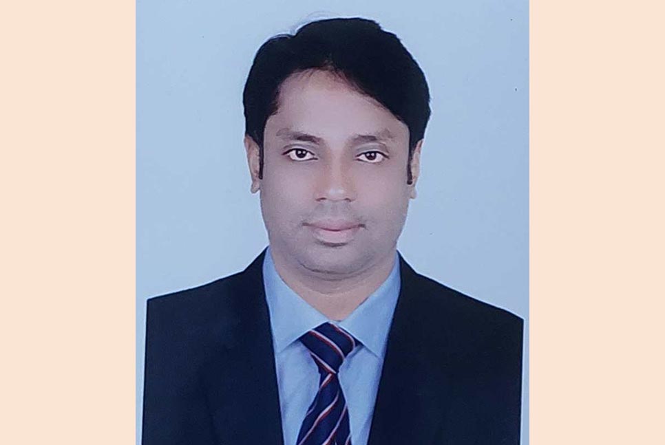 বেরোবির সাংবাদিকতা বিভাগের প্রধান সারোয়ার আহমাদ