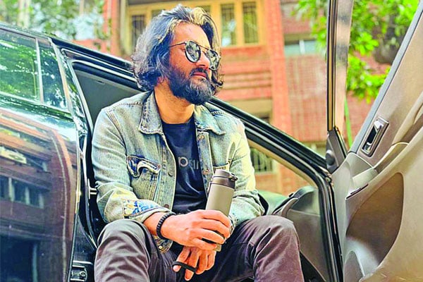 ৩০ বছর ধরে মানুষের ভিতরে আছি