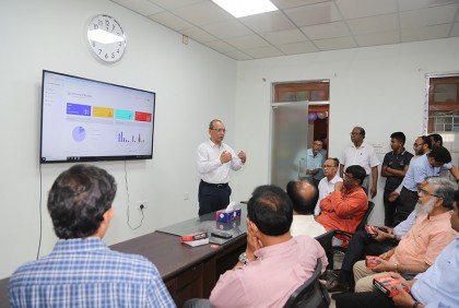 অটোমেশন প্রক্রিয়ার আওতায় রাবি শিক্ষার্থীরা

