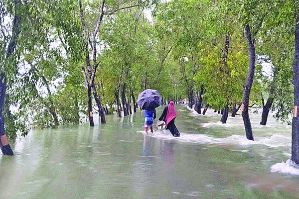 উজানের ঢলে প্লাবিত সিলেট
