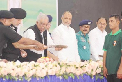 জলদস্যুতা জীবনে কখনও শান্তি ফিরিয়ে আনবে না: স্বরাষ্ট্রমন্ত্রী