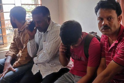 ফরিদপুরে আবাসিক হোটেলে অভিযানে ১৫ তরুণ-তরুণী আটক
