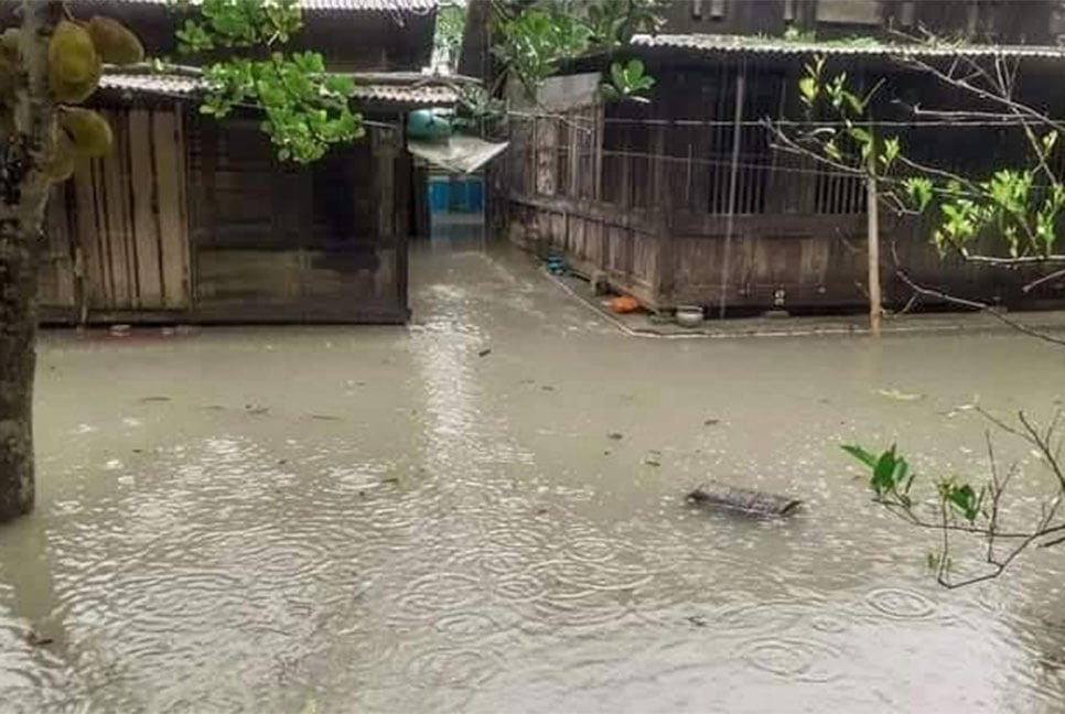 রিমালে বাগেরহাটে বিধ্বস্ত ৪৫ হাজার ঘরবাড়ি