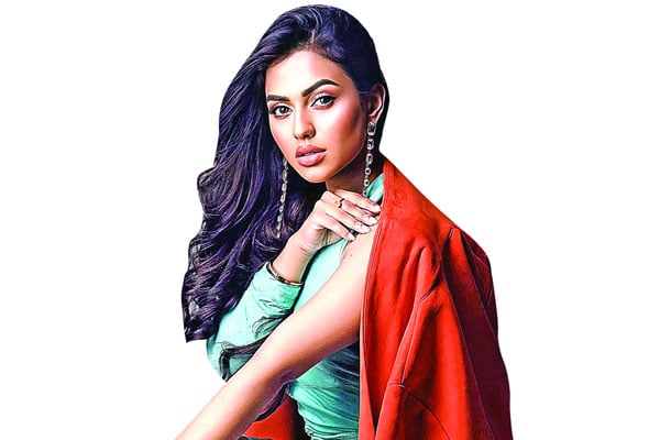 নুসরাত ফারিয়ার নতুন গান