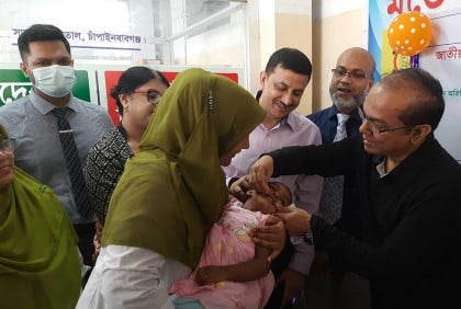 চাঁপাইনবাবগঞ্জে ভিটামিন এ প্লাস ক্যাপসুল ক্যাম্পেইনের উদ্বোধন