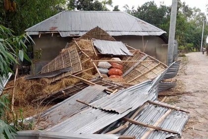 ঠাকুরগাঁওয়ে ঝড়ে লণ্ডভণ্ড ২০ গ্রাম, ৩ জনের মৃত্যু