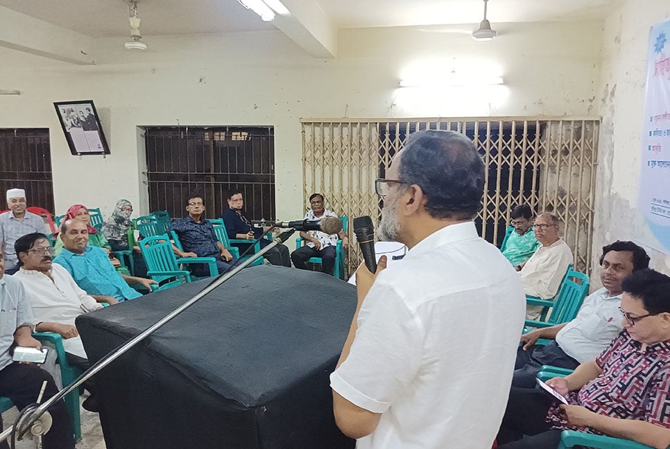 কুমিল্লায় সাহিত্য-সংস্কৃতি চর্চা নিয়ে আড্ডা 